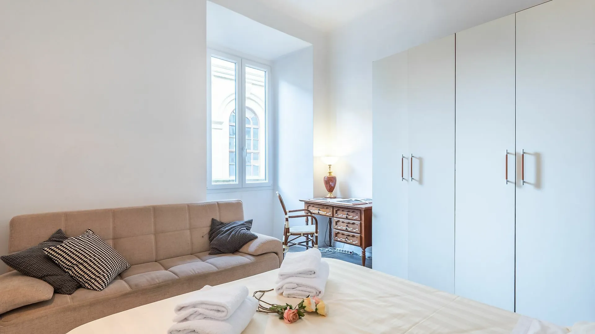 Palazzo Vecchio Apartments By Mmega Florence