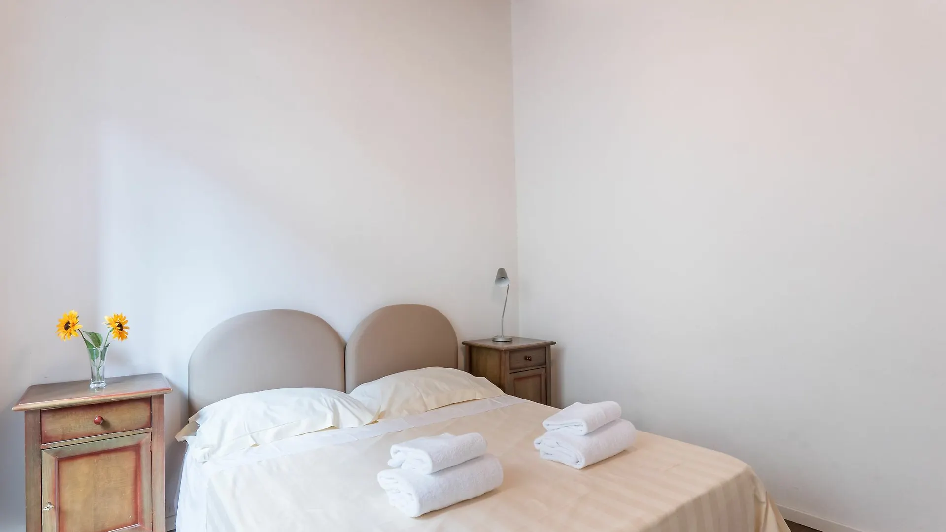 Palazzo Vecchio Apartments By Mmega Florence